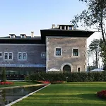 Castillo Del Bosque La Zoreda Отель 5*