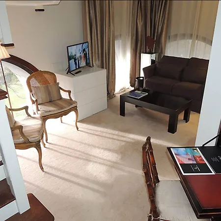 Castillo Del Bosque La Zoreda Hotel