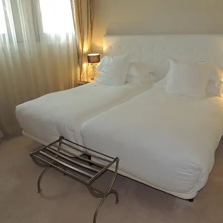 Castillo Del Bosque La Zoreda Hotell 5*