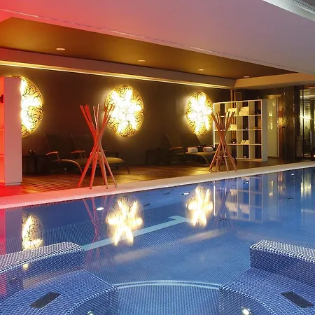 Hotell Castillo Del Bosque La Zoreda 5*