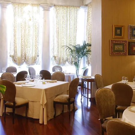 Hotell Castillo Del Bosque La Zoreda La Manjoya