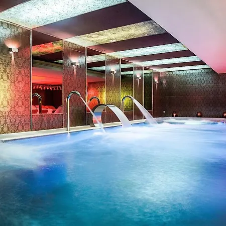 Hotell Castillo Del Bosque La Zoreda