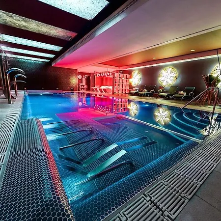 Castillo Del Bosque La Zoreda Hotell 5*