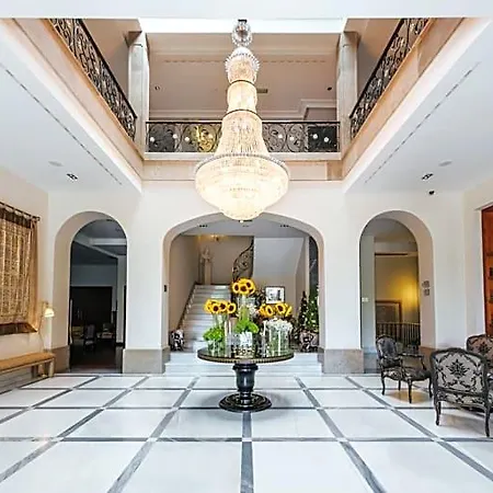 Castillo Del Bosque La Zoreda Hotel 5*