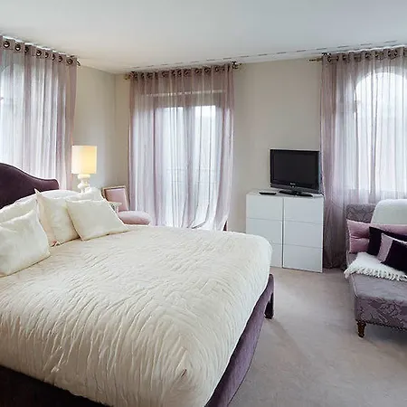Castillo Del Bosque La Zoreda Hotel 5*