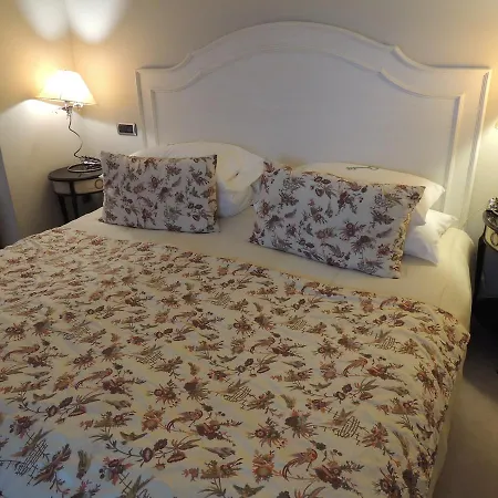 Castillo Del Bosque La Zoreda 5*