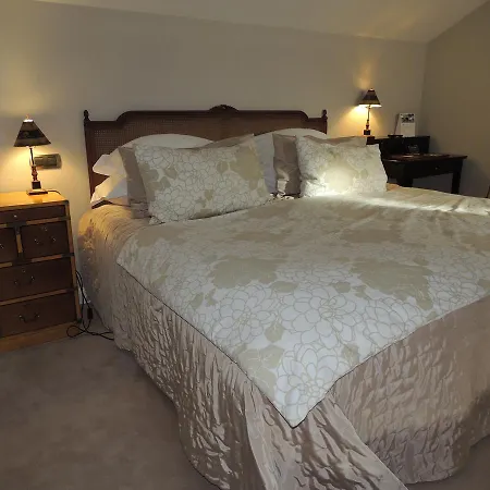 Castillo Del Bosque La Zoreda