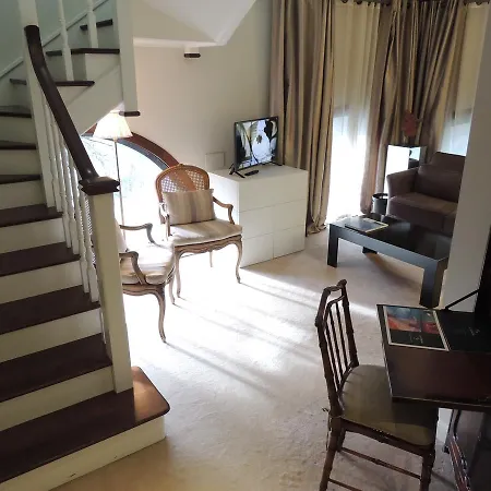 Ξενοδοχείο Castillo Del Bosque La Zoreda 5*