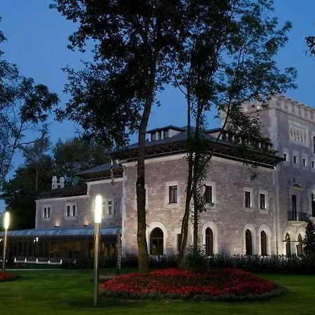 Castillo Del Bosque La Zoreda ホテル