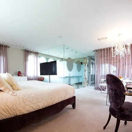 Castillo Del Bosque La Zoreda