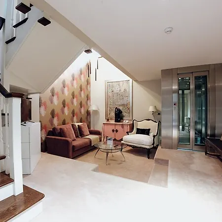 Castillo Del Bosque La Zoreda ホテル 5*