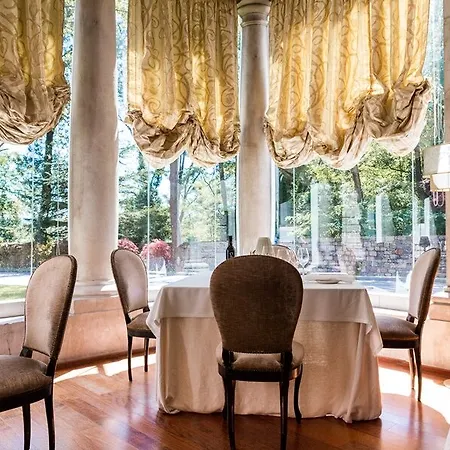 Castillo Del Bosque La Zoreda Ξενοδοχείο La Manjoya