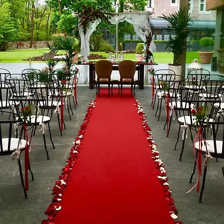 Castillo Del Bosque La Zoreda La Manjoya