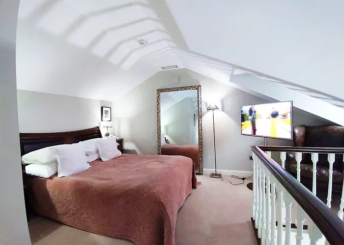 Hotel Castillo Del Bosque La Zoreda La Manjoya