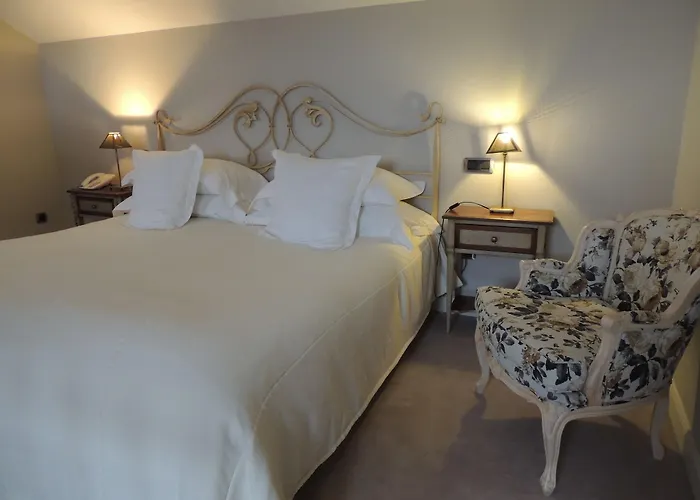 Castillo Del Bosque La Zoreda Hotel 5*