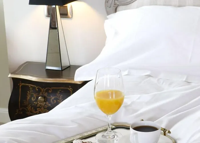 Castillo Del Bosque La Zoreda Hotel La Manjoya