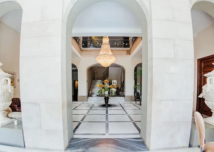 Hotel Castillo Del Bosque La Zoreda 5*