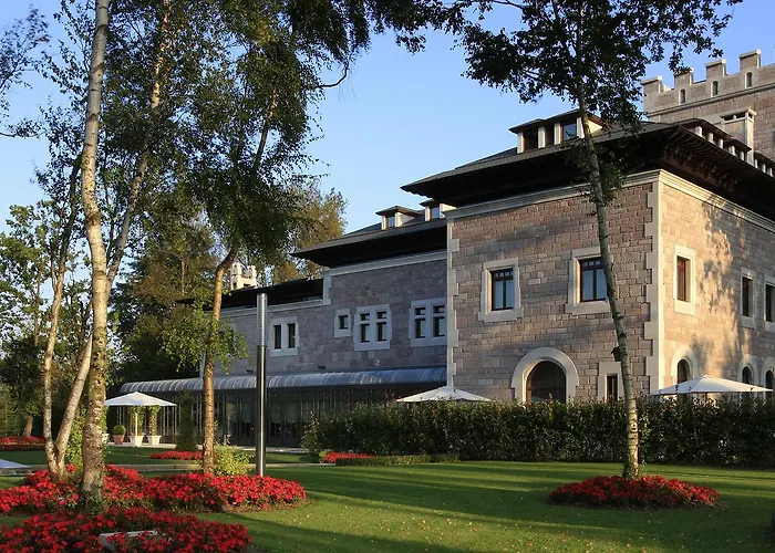 Castillo Del Bosque La Zoreda 5* La Manjoya