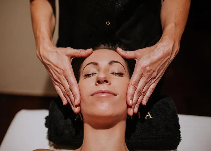 Castillo Del Bosque La Zoreda Hotel La Manjoya