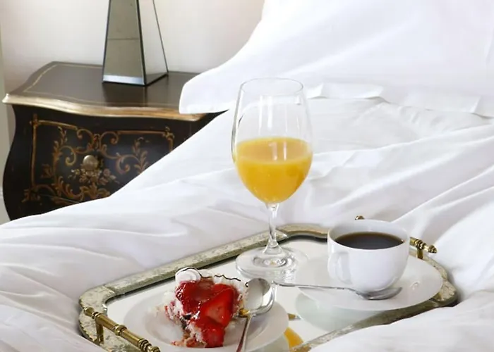 Hotel Castillo Del Bosque La Zoreda La Manjoya