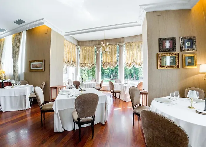 Castillo Del Bosque La Zoreda Hotel 5*