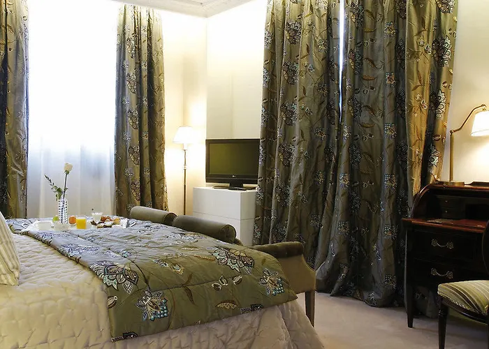 Castillo Del Bosque La Zoreda Hotel 5*