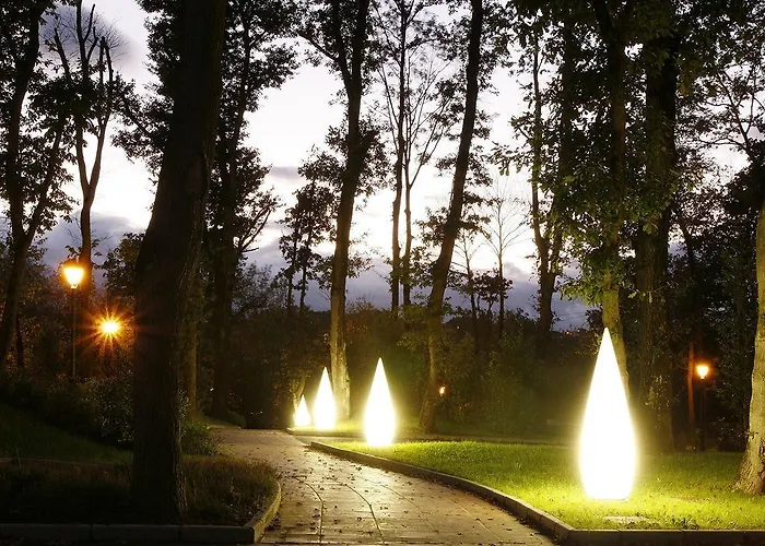 Castillo Del Bosque La Zoreda La Manjoya