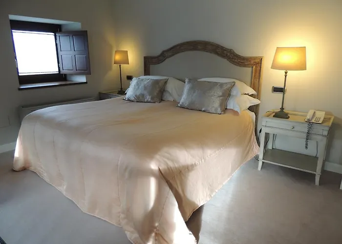 Hotel Castillo Del Bosque La Zoreda La Manjoya