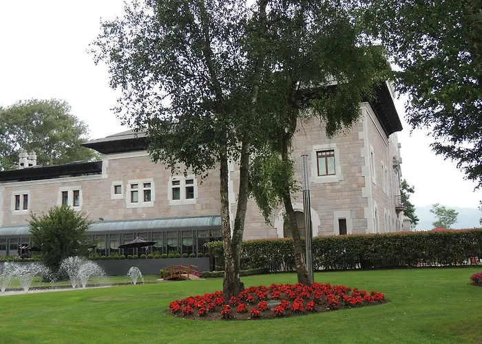 Castillo Del Bosque La Zoreda Hotel La Manjoya