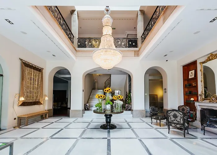 Castillo Del Bosque La Zoreda Hotel