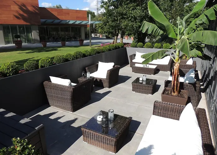 Castillo Del Bosque La Zoreda La Manjoya