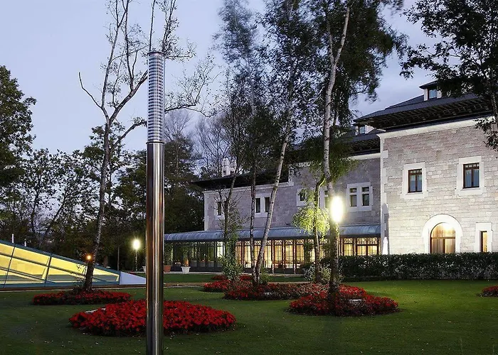 Castillo Del Bosque La Zoreda 5*