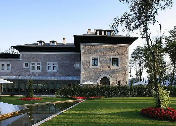 Castillo Del Bosque La Zoreda Hotel 5*