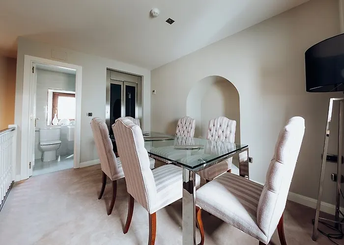 Castillo Del Bosque La Zoreda Hotel La Manjoya