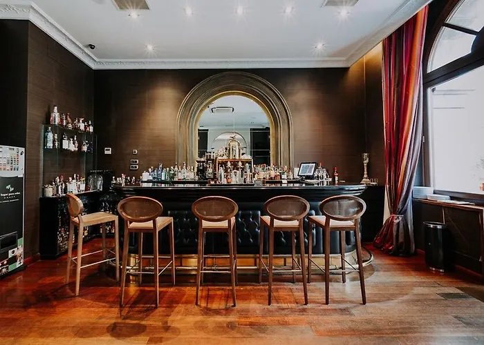 Castillo Del Bosque La Zoreda La Manjoya