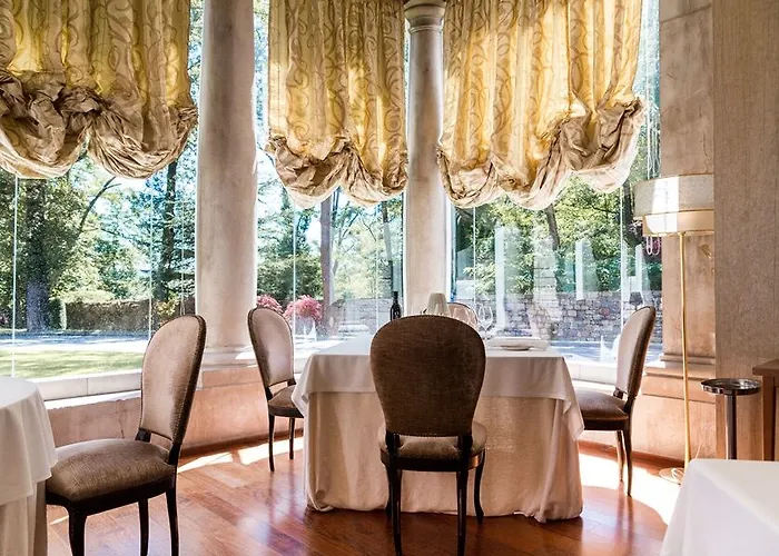 Castillo Del Bosque La Zoreda Hotel La Manjoya