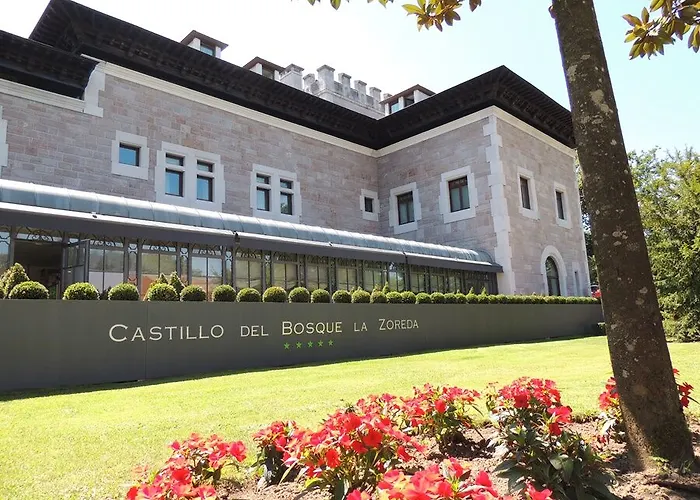 Castillo Del Bosque La Zoreda Hotel 5*