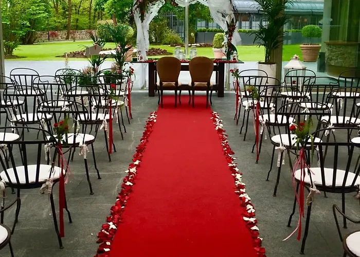 Castillo Del Bosque La Zoreda La Manjoya