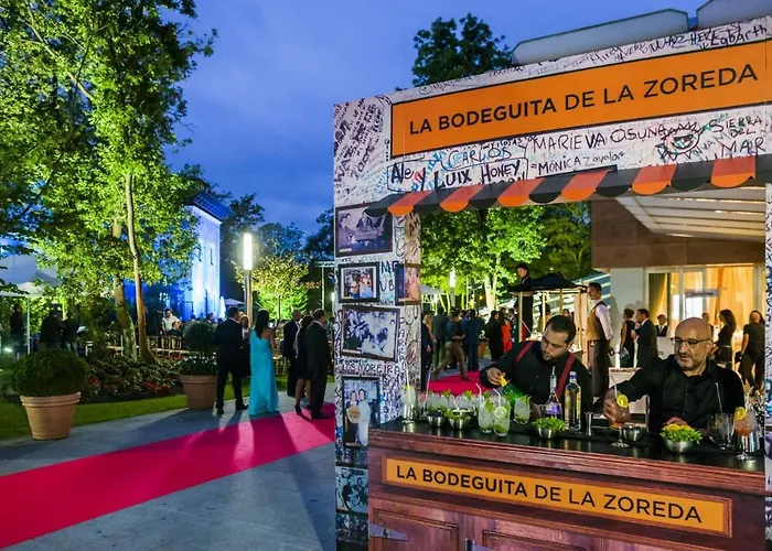 Castillo Del Bosque La Zoreda Hotel 5*